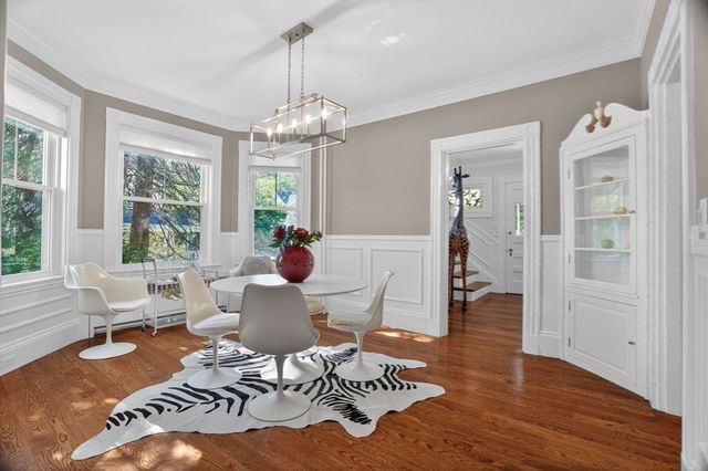 33 Linden Street, Wellesley, MA 02482