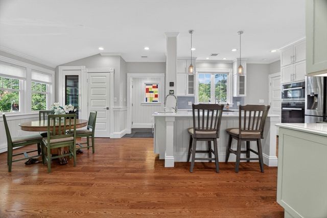 33 Linden Street, Wellesley, MA 02482