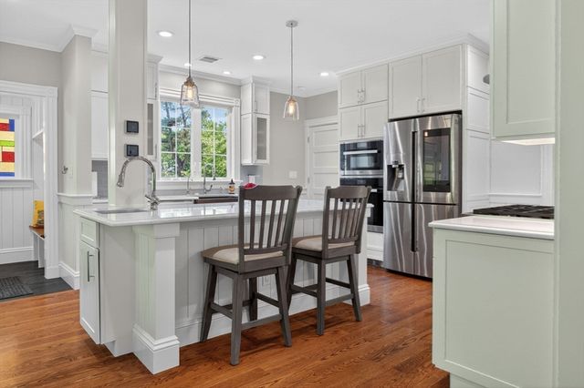 33 Linden Street, Wellesley, MA 02482