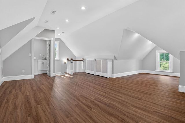 33 Linden Street, Wellesley, MA 02482