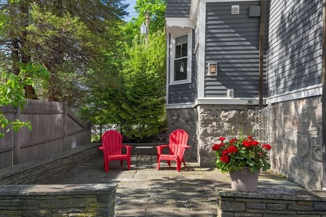 33 Linden Street, Wellesley, MA 02482