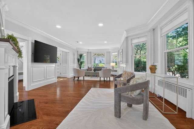 33 Linden Street, Wellesley, MA 02482