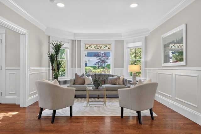 33 Linden Street, Wellesley, MA 02482