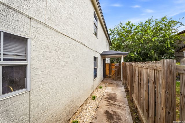 7664 Oak Chase, San Antonio, TX 78239