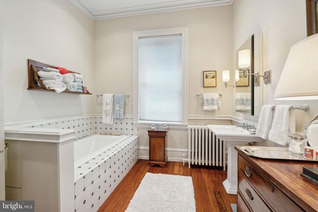 2212 SAINT JAMES PL, Philadelphia, PA 19103