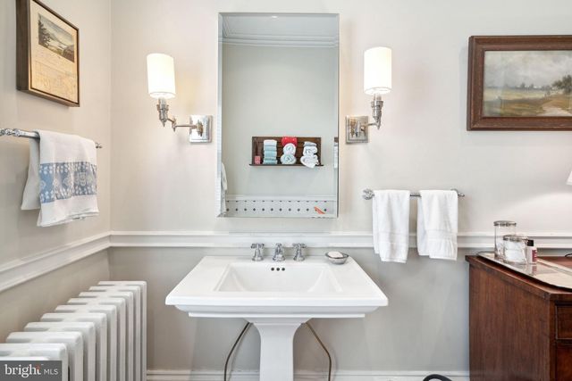 2212 SAINT JAMES PL, Philadelphia, PA 19103