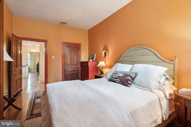 2212 SAINT JAMES PL, Philadelphia, PA 19103