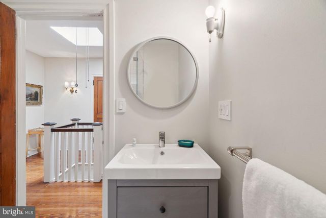 2212 SAINT JAMES PL, Philadelphia, PA 19103