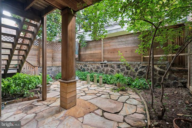 2212 SAINT JAMES PL, Philadelphia, PA 19103