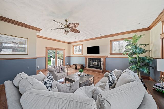 53 Shore Dr, Kingston, MA 02364