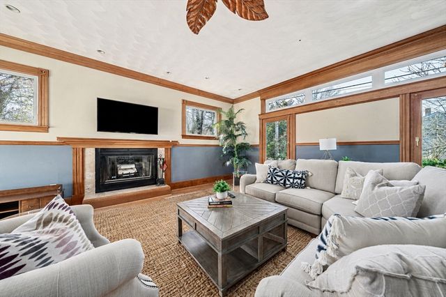 53 Shore Dr, Kingston, MA 02364