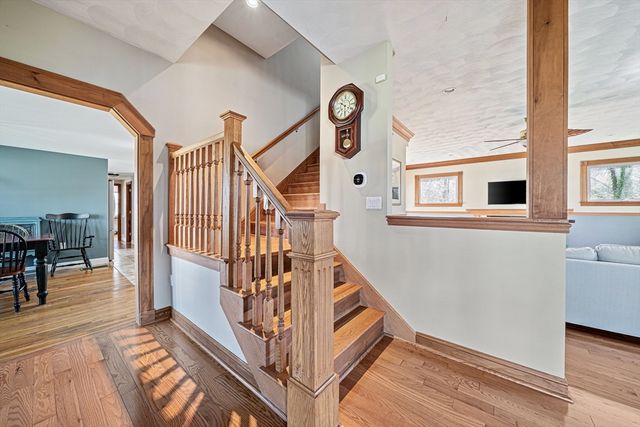 53 Shore Dr, Kingston, MA 02364