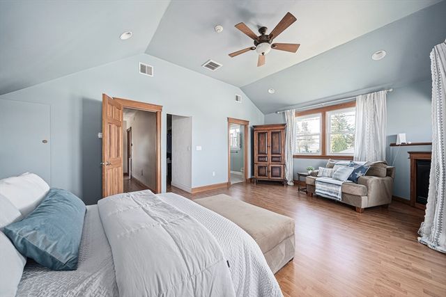 53 Shore Dr, Kingston, MA 02364