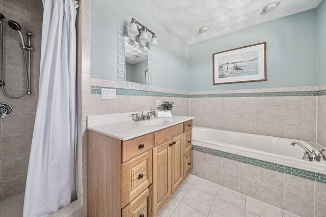 53 Shore Dr, Kingston, MA 02364