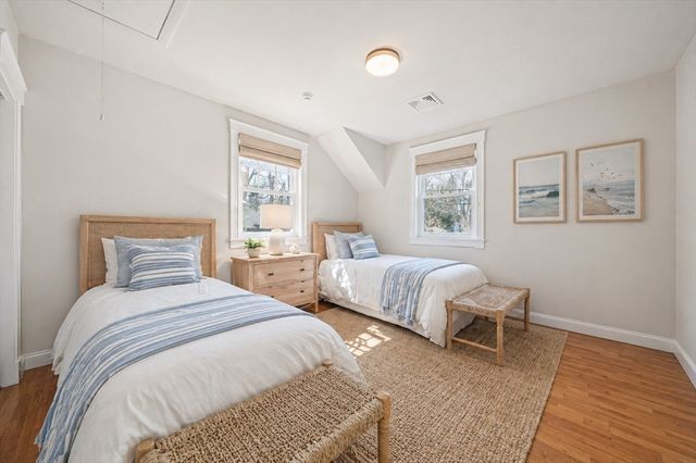 53 Shore Dr, Kingston, MA 02364