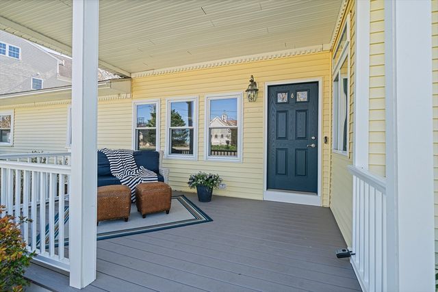 53 Shore Dr, Kingston, MA 02364