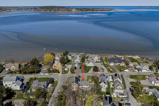 53 Shore Dr, Kingston, MA 02364