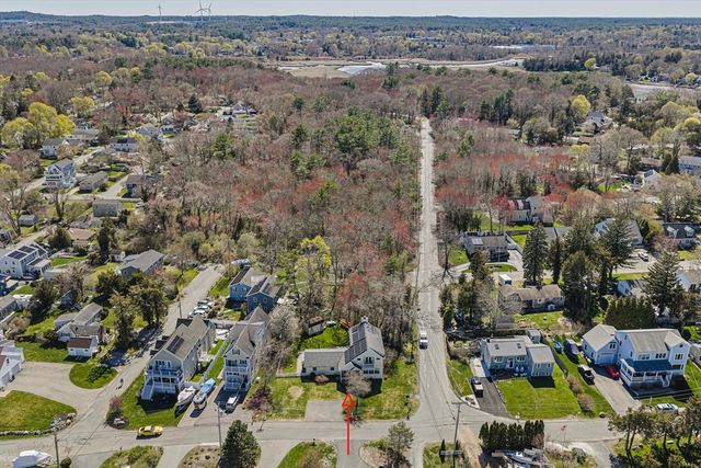 53 Shore Dr, Kingston, MA 02364