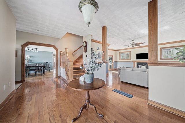 53 Shore Dr, Kingston, MA 02364