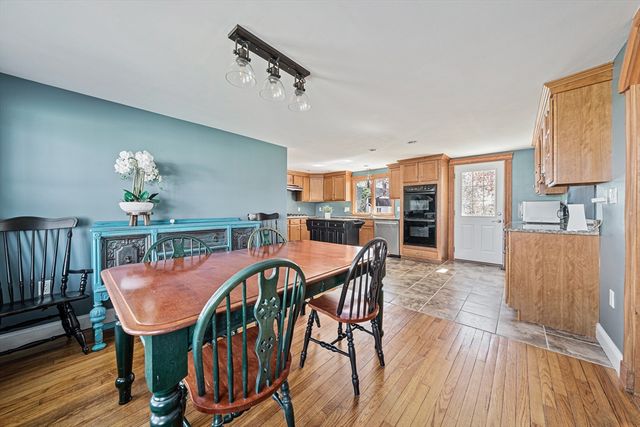 53 Shore Dr, Kingston, MA 02364