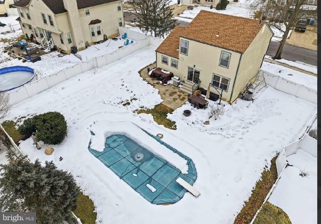 8 OAKTON DR, Mantua, NJ 08051