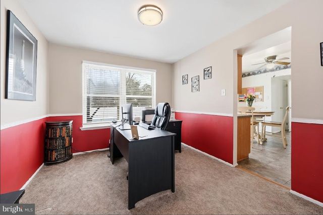 8 OAKTON DR, Mantua, NJ 08051