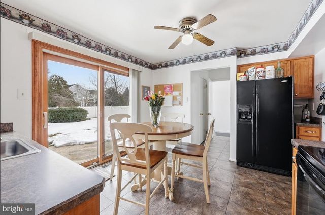 8 OAKTON DR, Mantua, NJ 08051