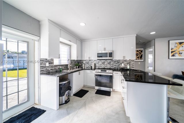 1650 SW 63rd Ter, North Lauderdale, FL 33068