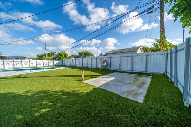 1650 SW 63rd Ter, North Lauderdale, FL 33068