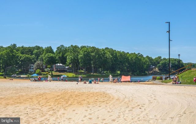 15646 MONTVIEW DR, Dumfries, VA 22025