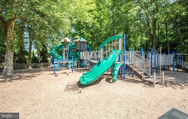 15646 MONTVIEW DR, Dumfries, VA 22025