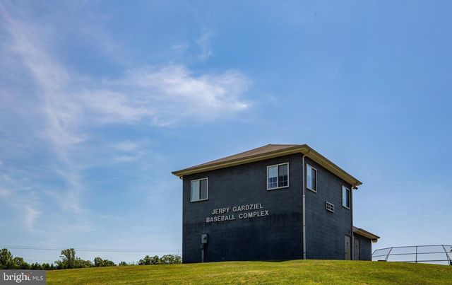 15646 MONTVIEW DR, Dumfries, VA 22025