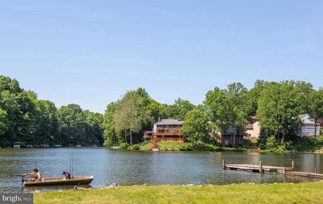 15646 MONTVIEW DR, Dumfries, VA 22025
