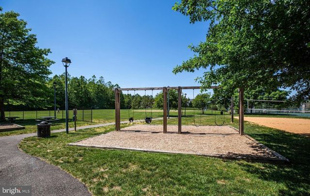 15646 MONTVIEW DR, Dumfries, VA 22025
