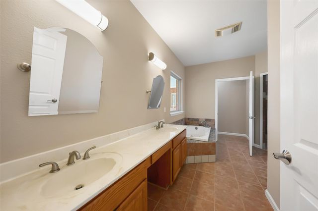 14255 Amber Lane, Montgomery, TX 77316