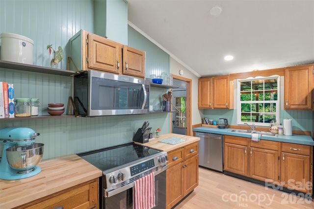 611 Turkey Creek Terrace, Leicester, NC 28748