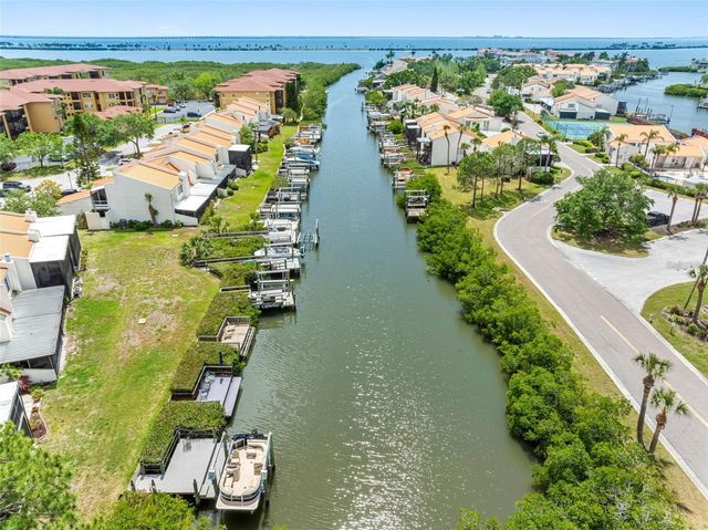 4306 SUNRAY COURT, Tampa, FL 33615