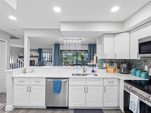 4306 SUNRAY COURT, Tampa, FL 33615