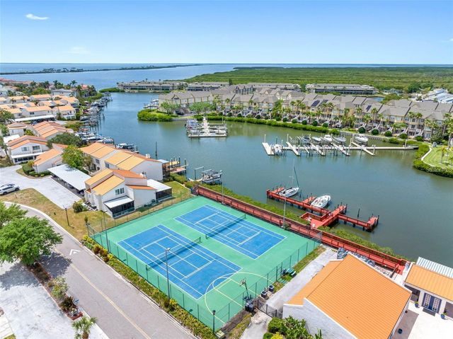 4306 SUNRAY COURT, Tampa, FL 33615