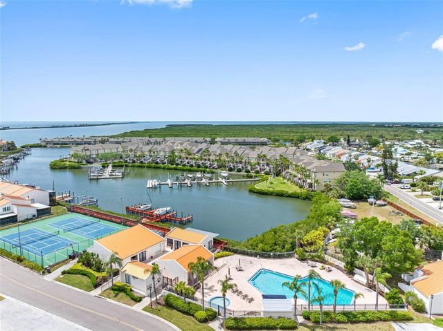 4306 SUNRAY COURT, Tampa, FL 33615