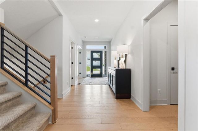 1628 SW Arborway Terrace, Lee's Summit, MO 64082