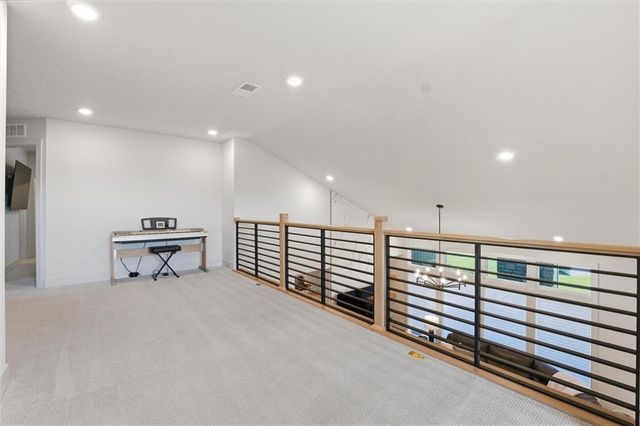 1628 SW Arborway Terrace, Lee's Summit, MO 64082