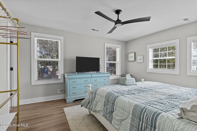 102 Fairfax Road, Emerald Isle, NC 28594