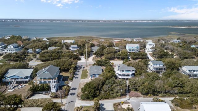 102 Fairfax Road, Emerald Isle, NC 28594
