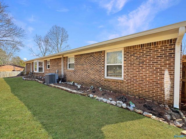 110 Tres Drive, Huntsville, AL 35811