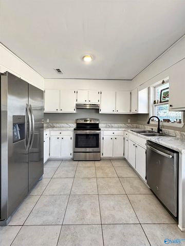 110 Tres Drive, Huntsville, AL 35811