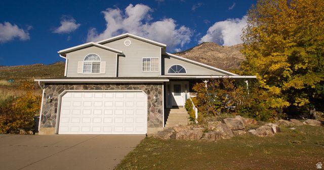 3246 N MOUNTAIN RD, North Ogden, UT 84414