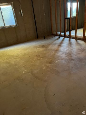 3246 N MOUNTAIN RD, North Ogden, UT 84414