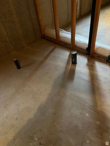 3246 N MOUNTAIN RD, North Ogden, UT 84414