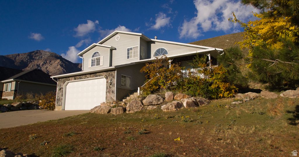 3246 N MOUNTAIN RD, North Ogden, UT 84414